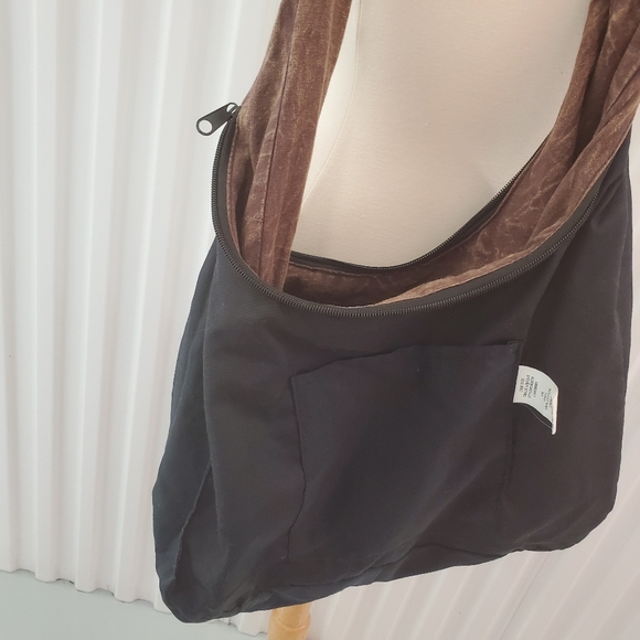 Handmade Crossbody bag w/ adjustable strap - Picture 9 of 10